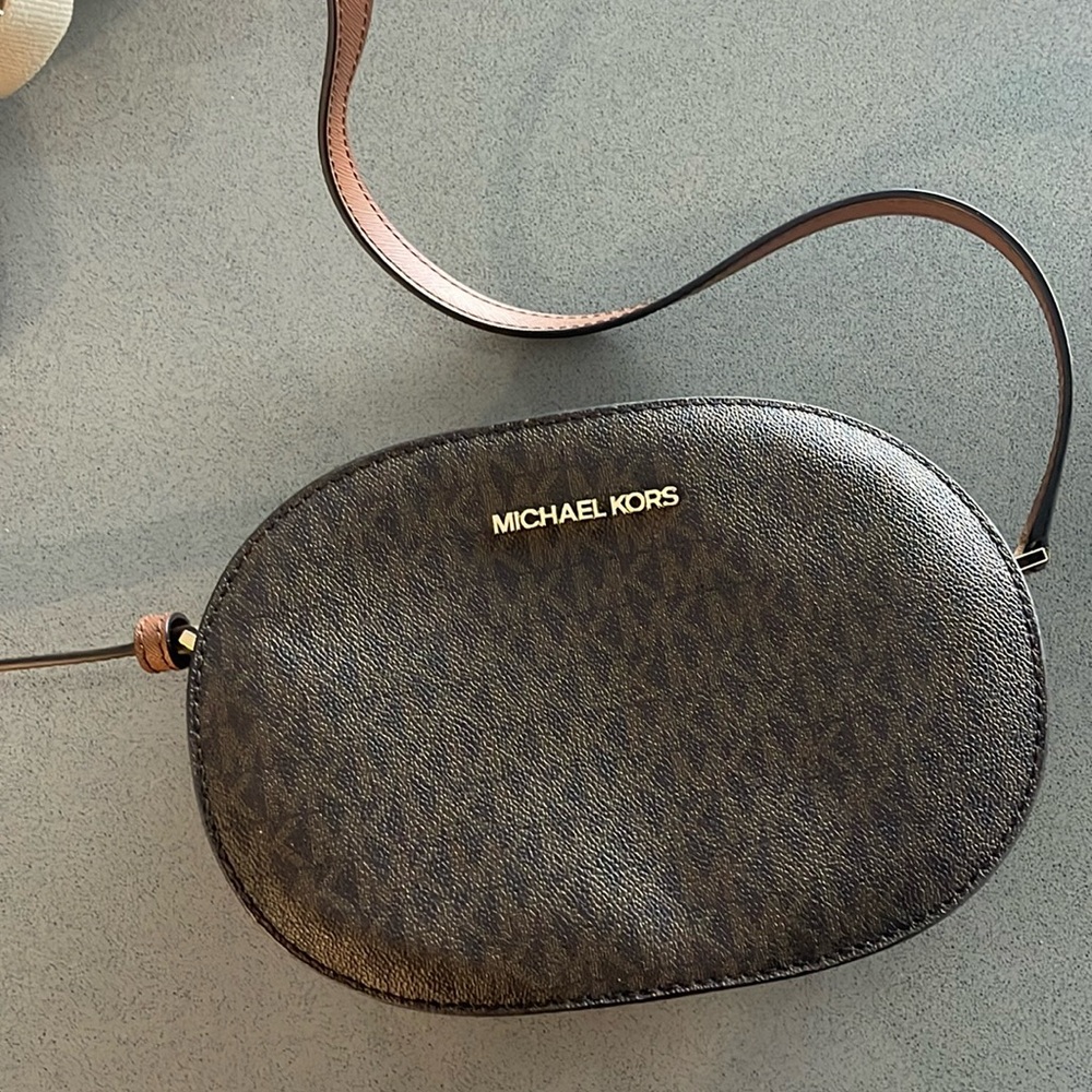 MK crossbody bag like new - authentic